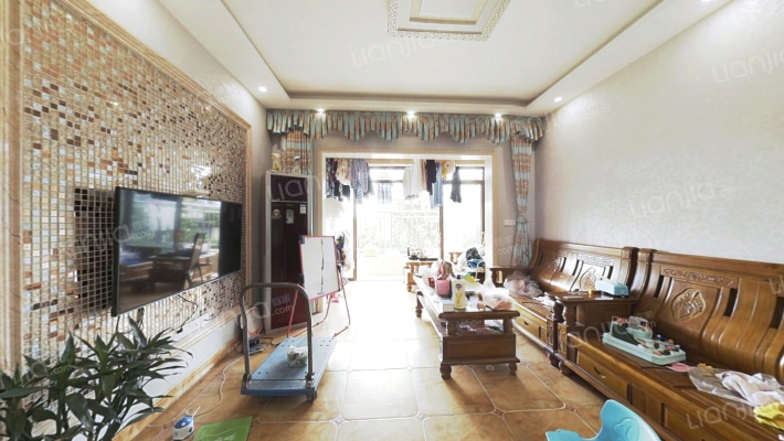 联发瞰青二手房实景图