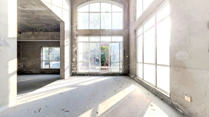 佘山银湖别墅二手房实景图