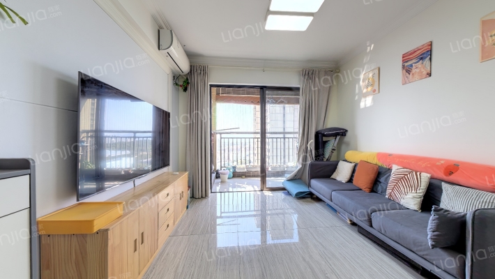 绿地新里缇香公馆二手房实景图