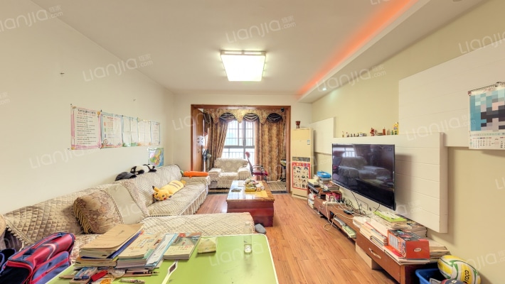 运通尊苑二手房实景图