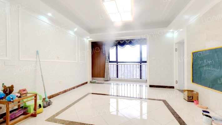 天伦庄园三期二手房实景图