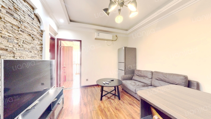 润扬双铁广场二手房实景图