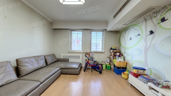 爱涛尚逸华府二手房实景图