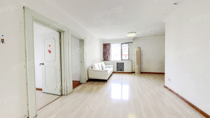 新华街三里二手房实景图