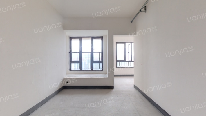 龙湖春森彼岸五期二手房实景图