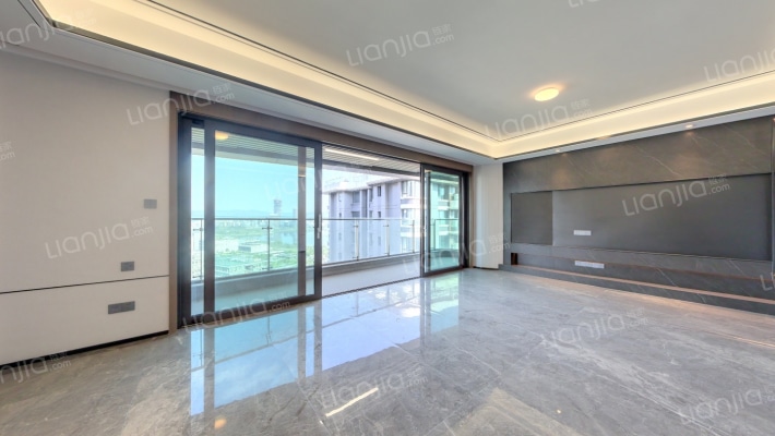 隆溪湖铂翠轩二手房实景图