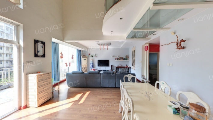 南方上格林蓝天苑二手房实景图