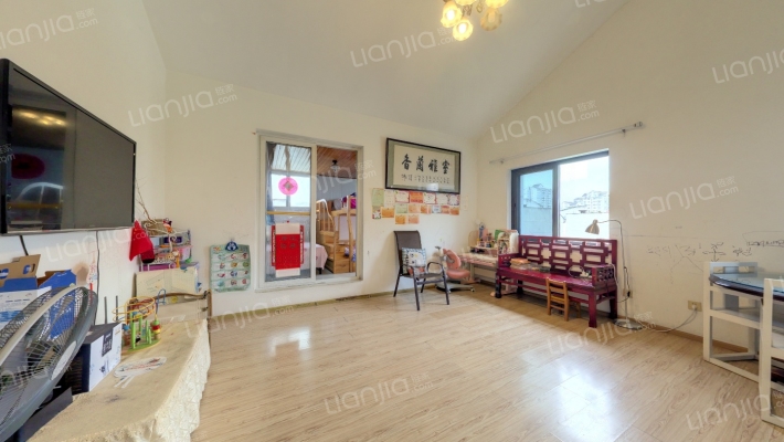 花语溪畔二手房实景图