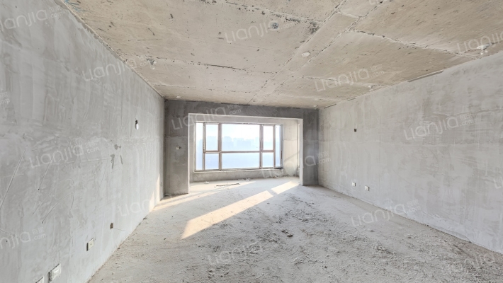 河畔公馆二手房实景图