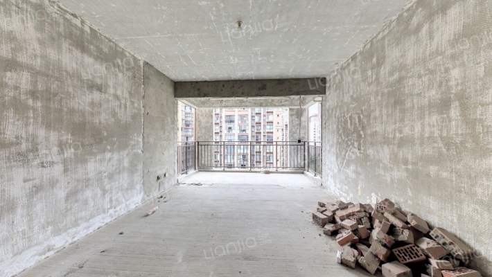 新筑鼎峰二手房实景图