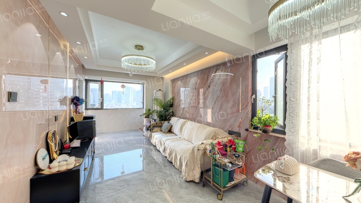 龙苑大厦二手房实景图