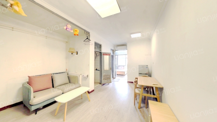 兴凯路211号二手房实景图