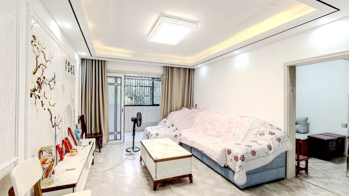 圣地雅阁A区二手房实景图