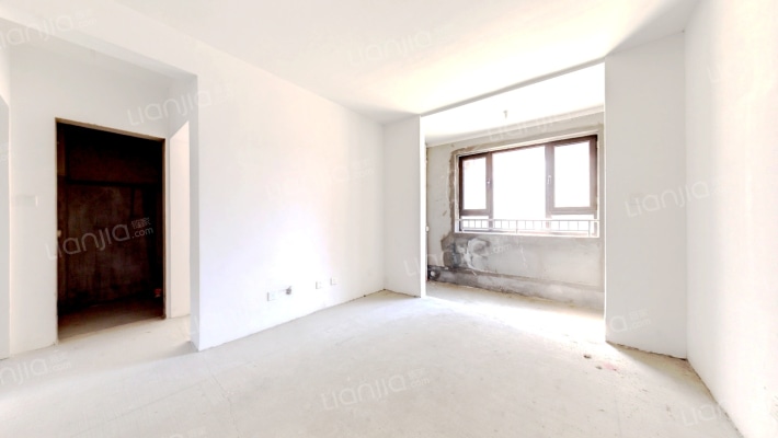 鲁商泰晤士小镇二手房实景图