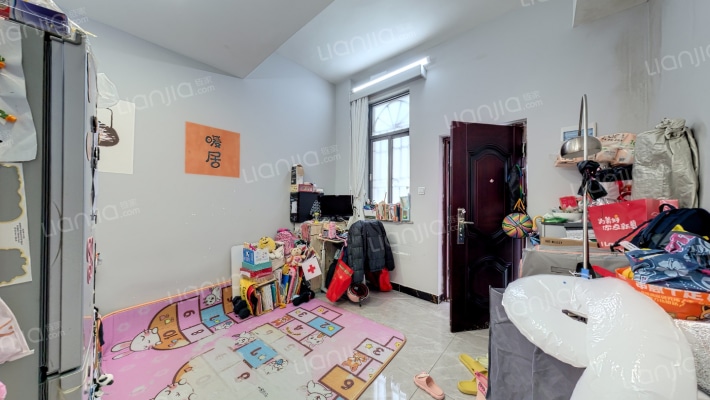 建设集团宿舍二手房实景图