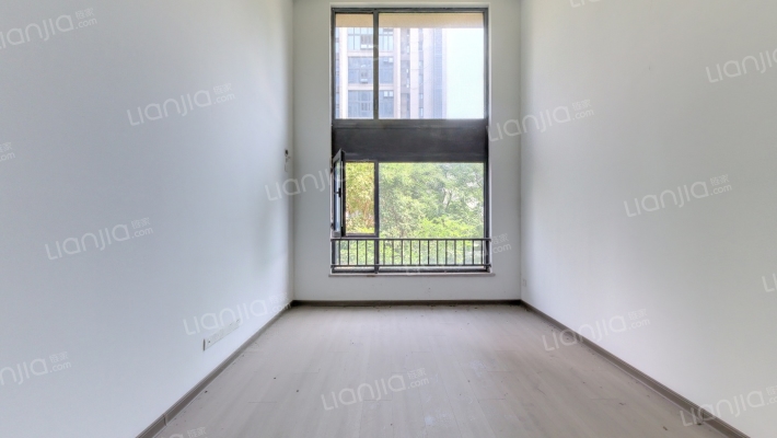 中骏六号街区二手房实景图