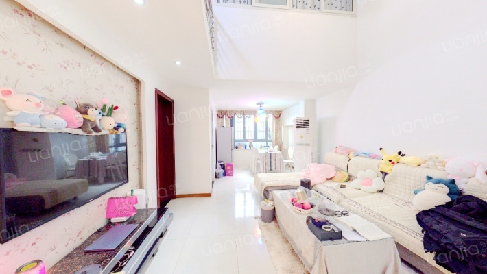 荷里活二手房实景图