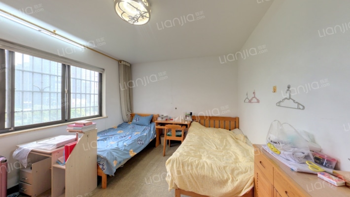 麓江春二手房实景图