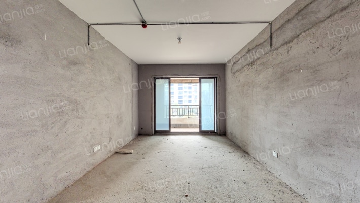 裕田奥莱小镇二手房实景图