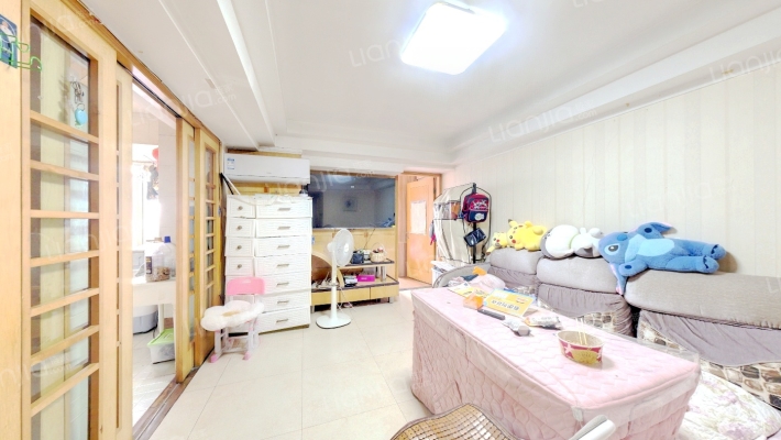 新鸿基花园二手房实景图