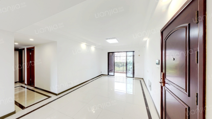 招商莱顿小镇二手房实景图