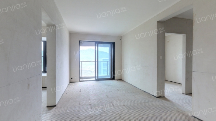 融创云湖十里E区二手房实景图