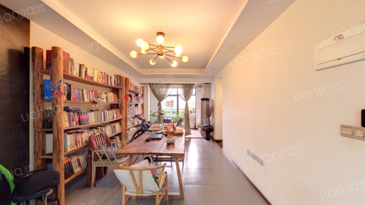 凤凰湾驭城二手房实景图