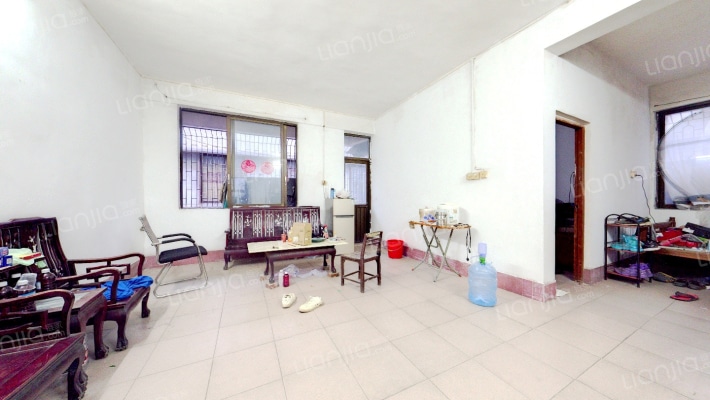 酒厂新邨二手房实景图