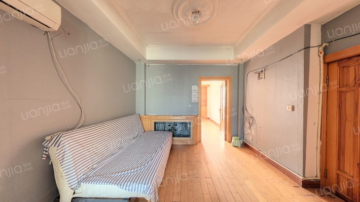 辽歌家属楼二手房实景图