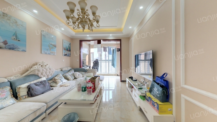 万峰城A区依云谷二手房实景图