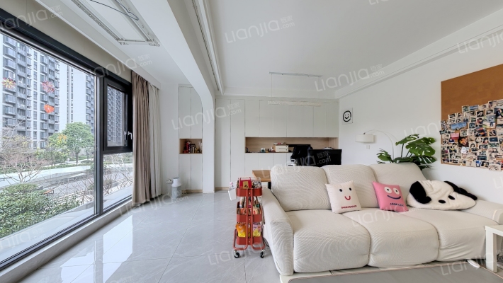 融创前湖道二手房实景图