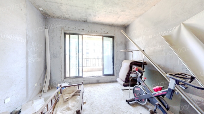 艾美潇湘二手房实景图