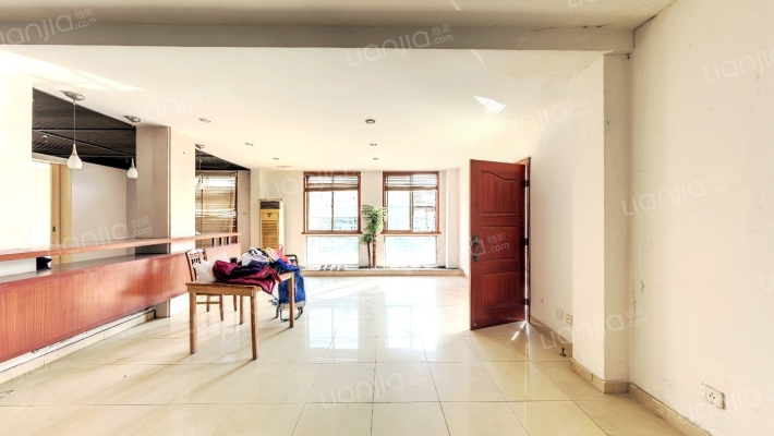 鸿运花园二手房实景图