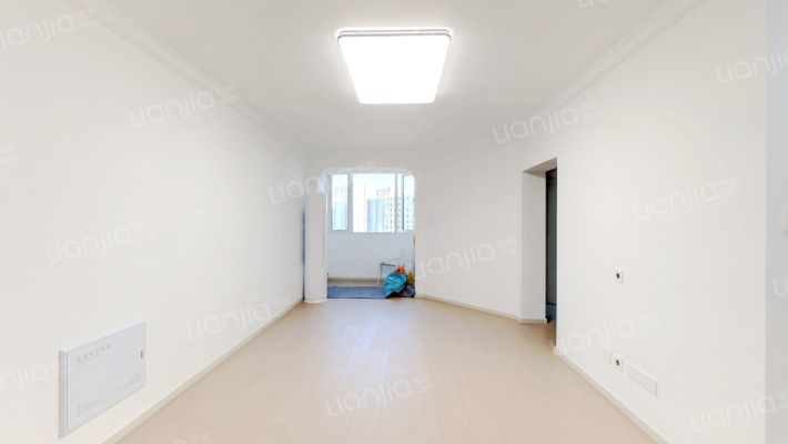 海鹏花苑二手房实景图