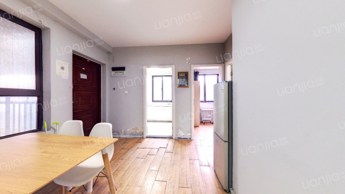 德信泊林春天二手房实景图