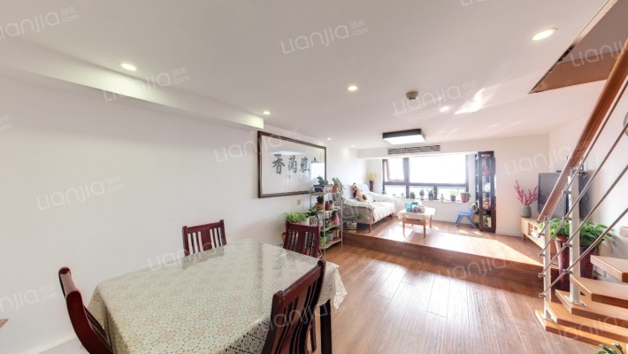 阿尔法公馆二手房实景图