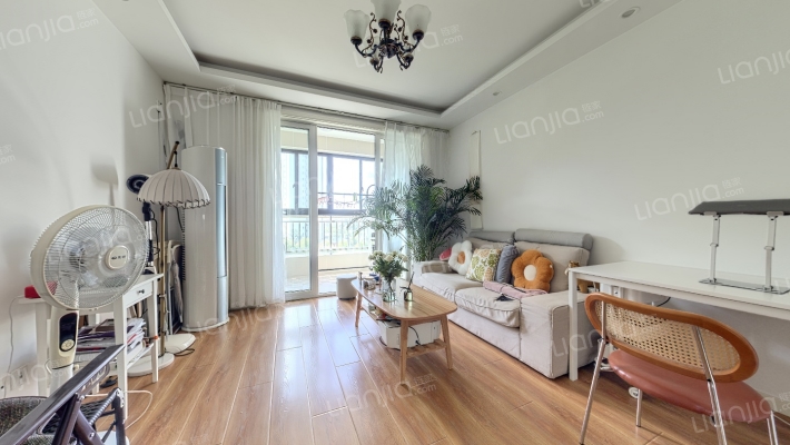 中铁青秀城东区二手房实景图