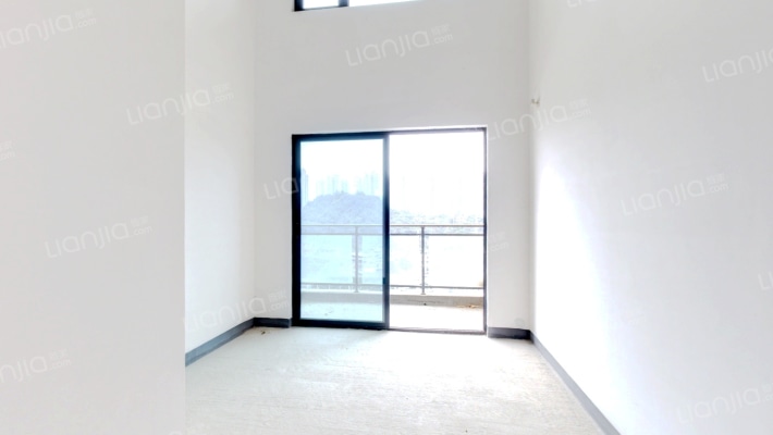 保利凤凰湾C区二手房实景图