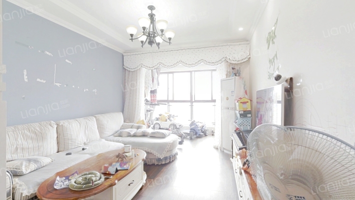 蓝光锦绣城四期二手房实景图