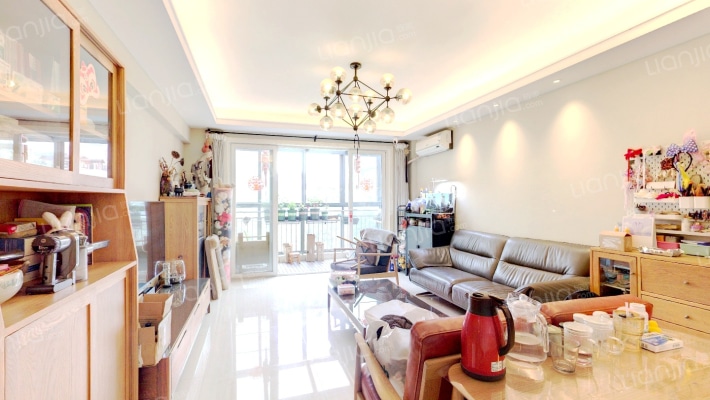 万科魅力之城三期二手房实景图