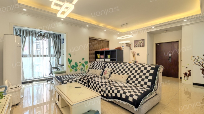 青南美湾二手房实景图