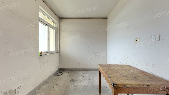 绿地长兴新苑北苑二手房实景图