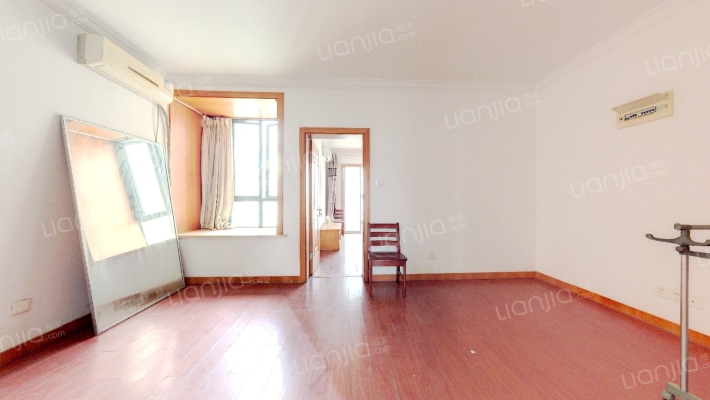 江秋新苑二手房实景图