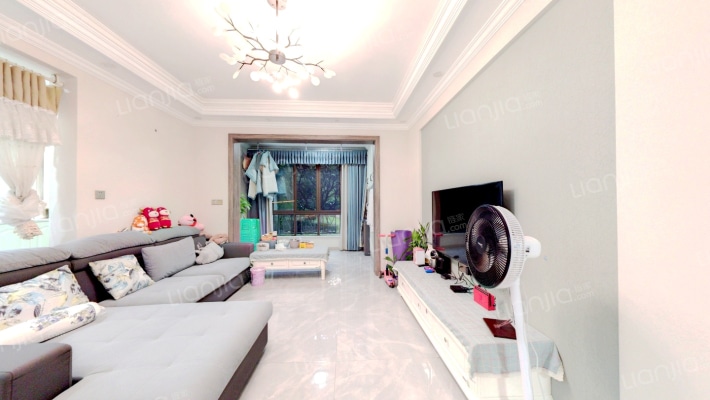 隆鑫爱琴海二期二手房实景图