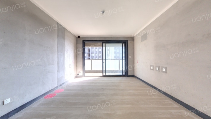 永威逸阳溪畔二手房实景图