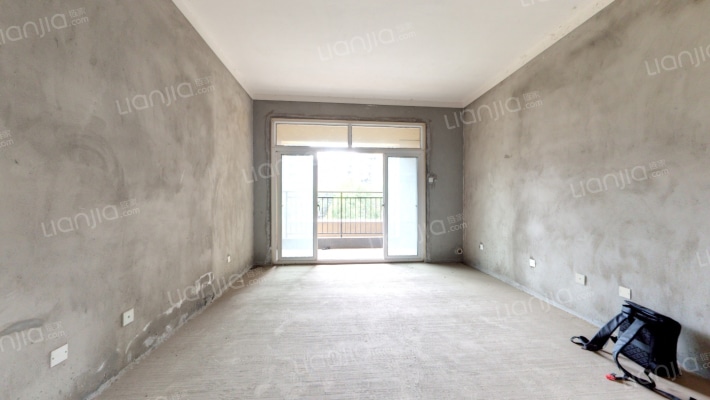 万峰城A区依云谷二手房实景图