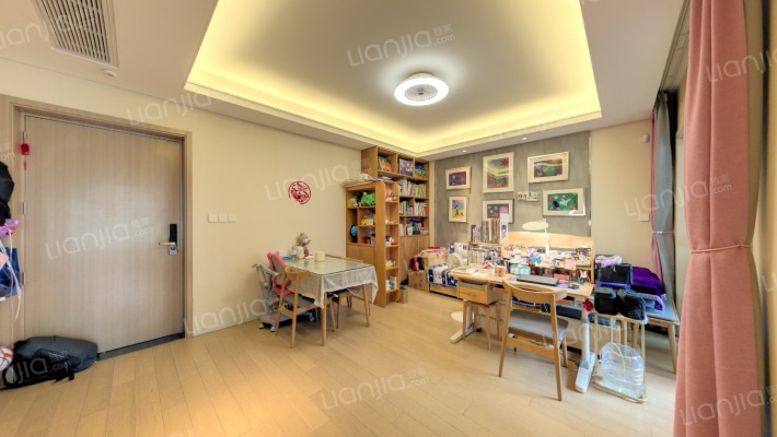 晶耀名邸三期二手房实景图