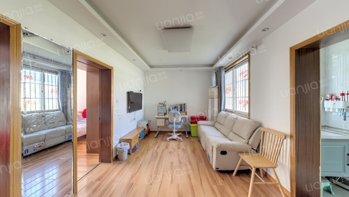 草芳新苑二手房实景图