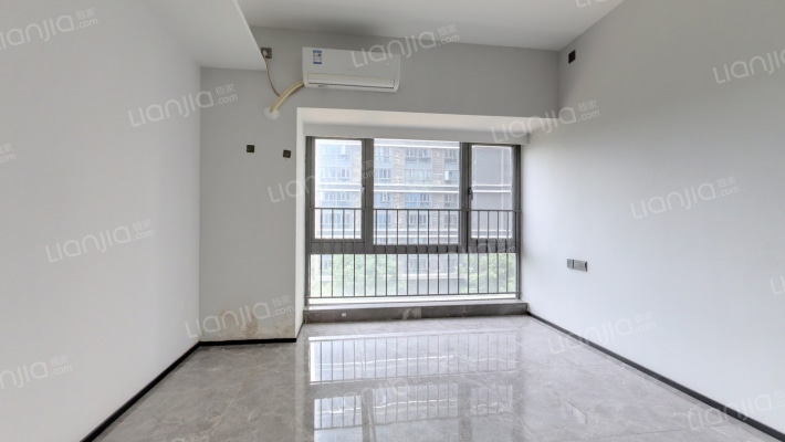 保利欢乐大都汇二手房实景图