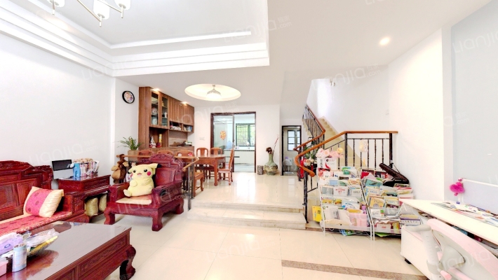 顺德碧桂园蓝天花语联排别墅区二手房实景图